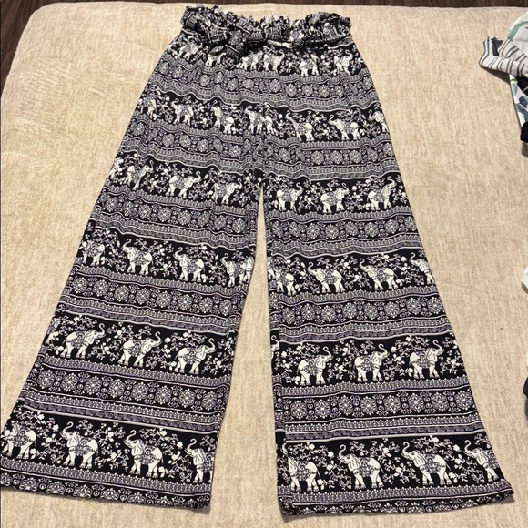 Pink Republic Pants - Small Pink Republic Elephant Black White wide leg paperbag stretchy flowy Pants